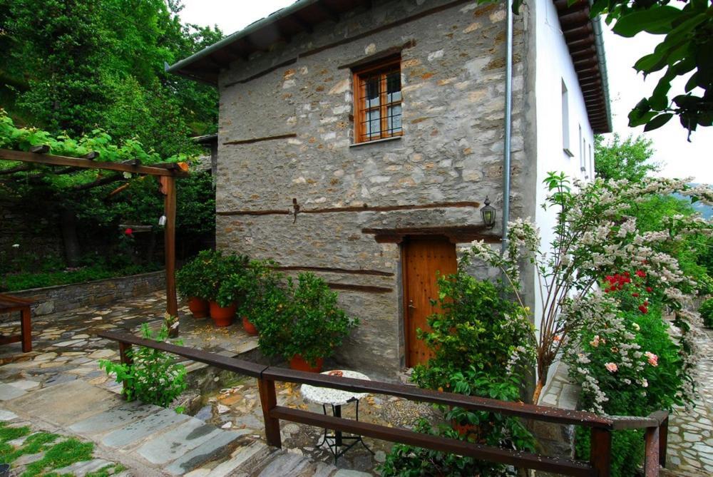 Archontiko Iatridis Hotel Mouresi Exterior photo
