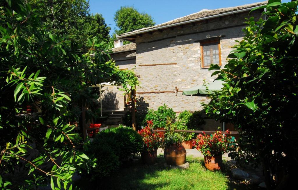Archontiko Iatridis Hotel Mouresi Exterior photo